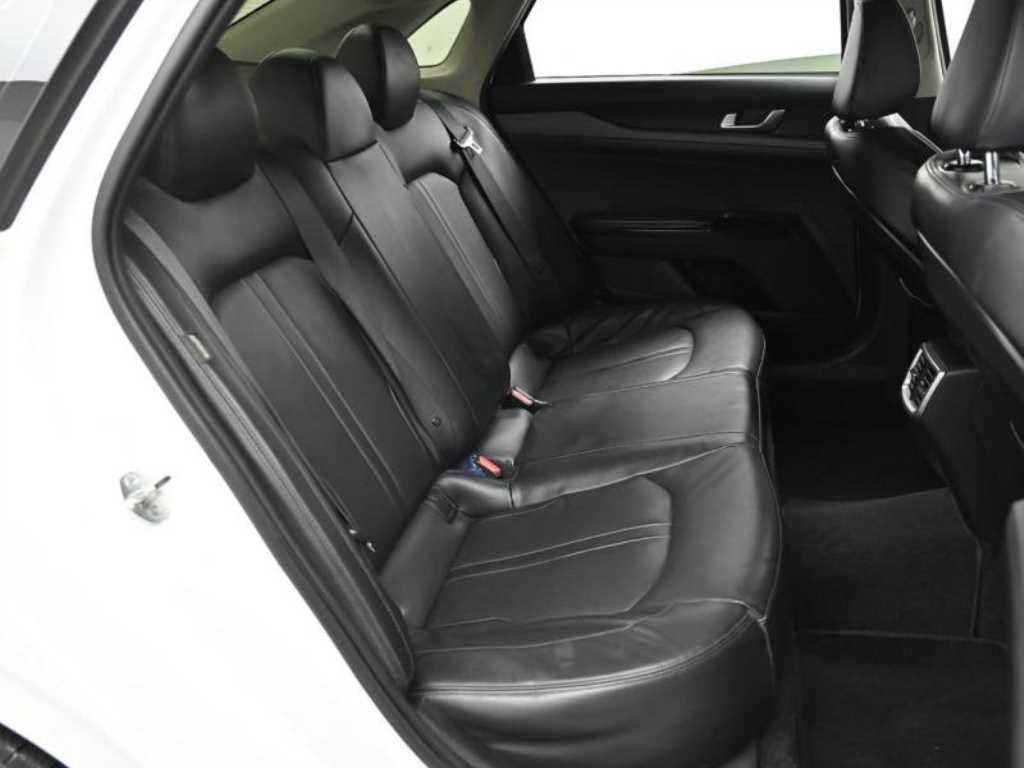 KIA K5 - Vista 12