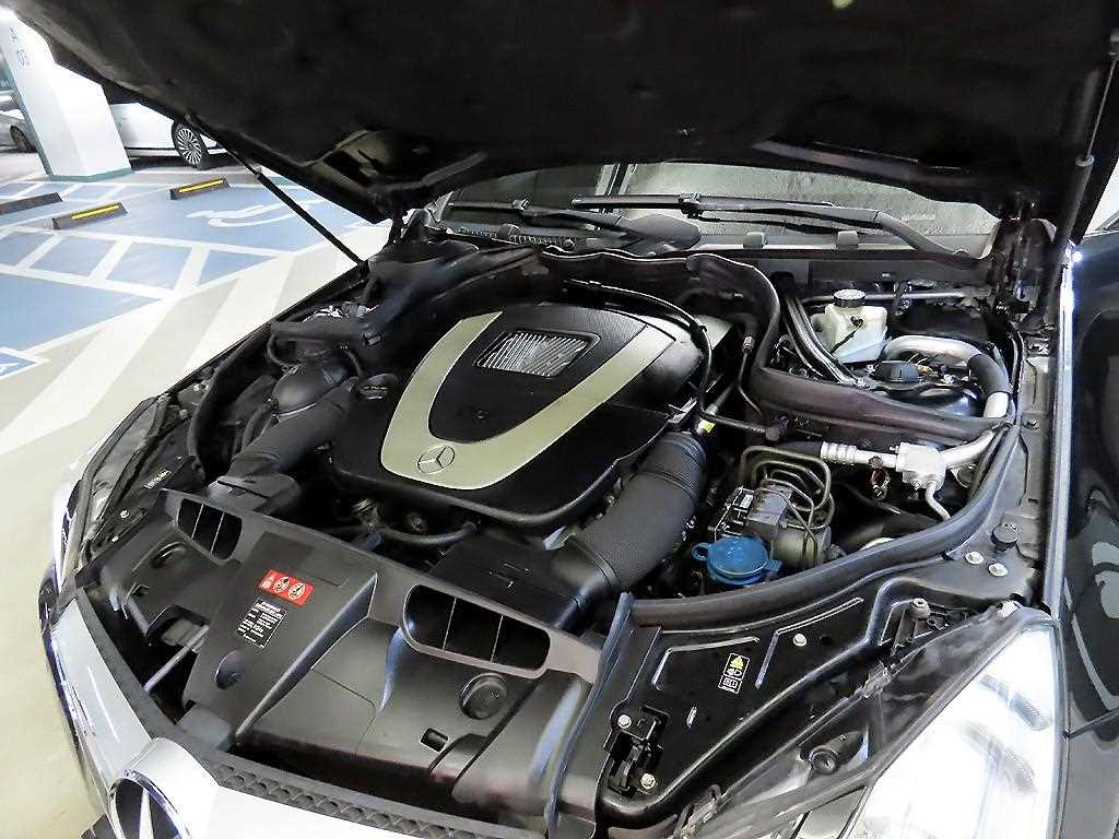 Mercedes Benz E class 2011 Negro - Importación desde Corea - HF Imports Iquique - Foto 19