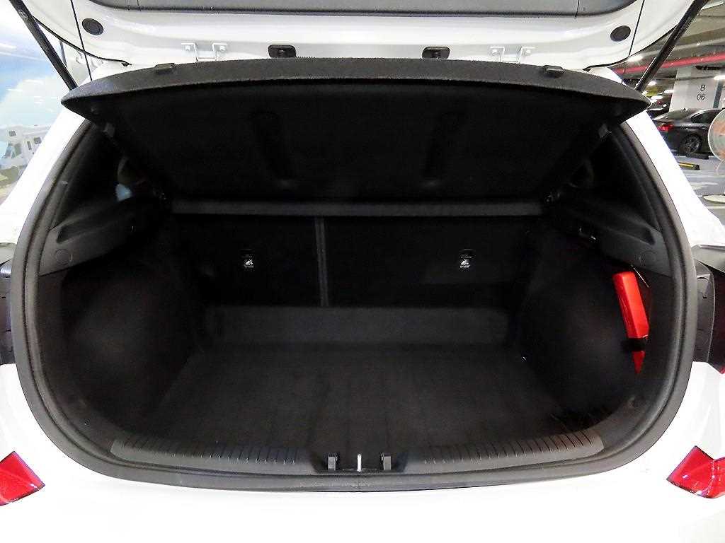 HYUNDAI i30 2018 Blanco - Importación desde Corea - HF Imports Iquique - Foto 18
