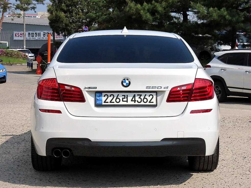 BMW 5 Series - Vista 4
