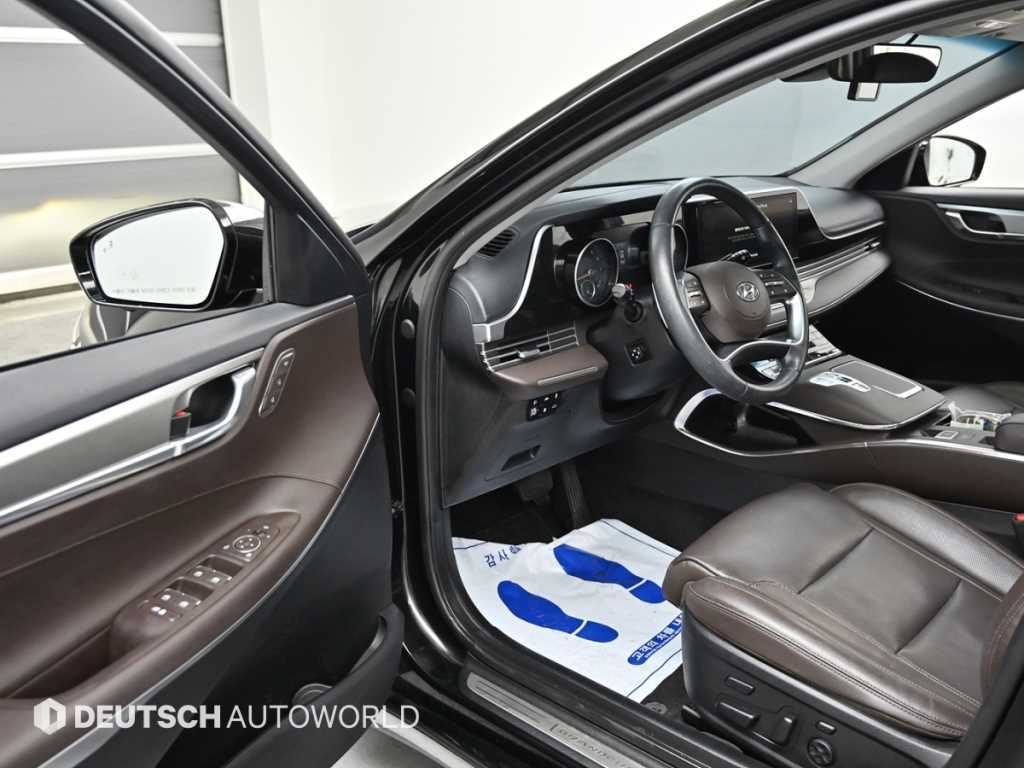 HYUNDAI Grandeur - Vista 11