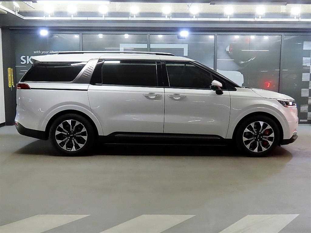 KIA Carnival - Vista 3