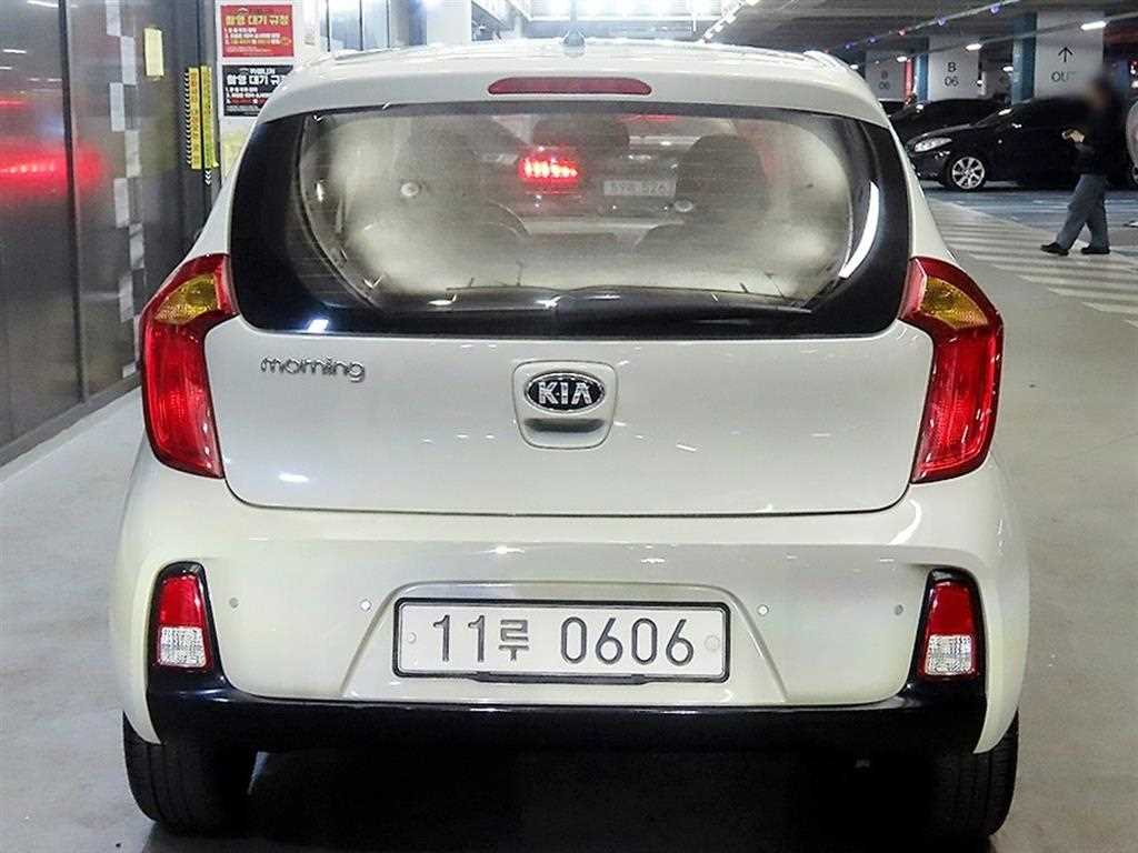 KIA Morning - Vista 5
