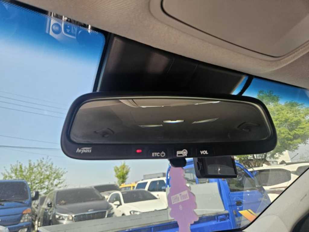 HYUNDAI Kona - Vista 11