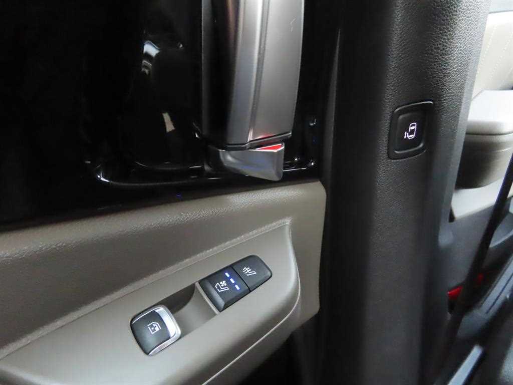 KIA Carnival - Vista 8