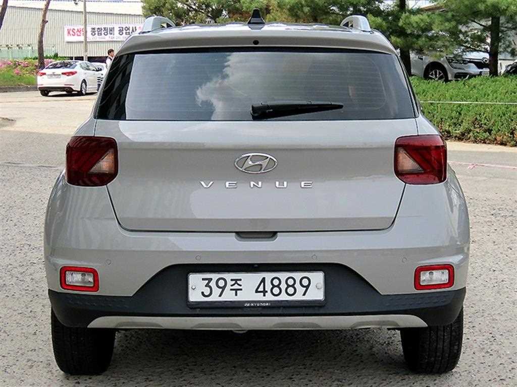 HYUNDAI Venue - Vista 4