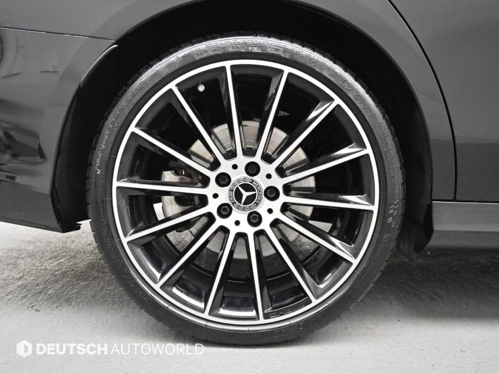 Mercedes Benz E class - Vista 5
