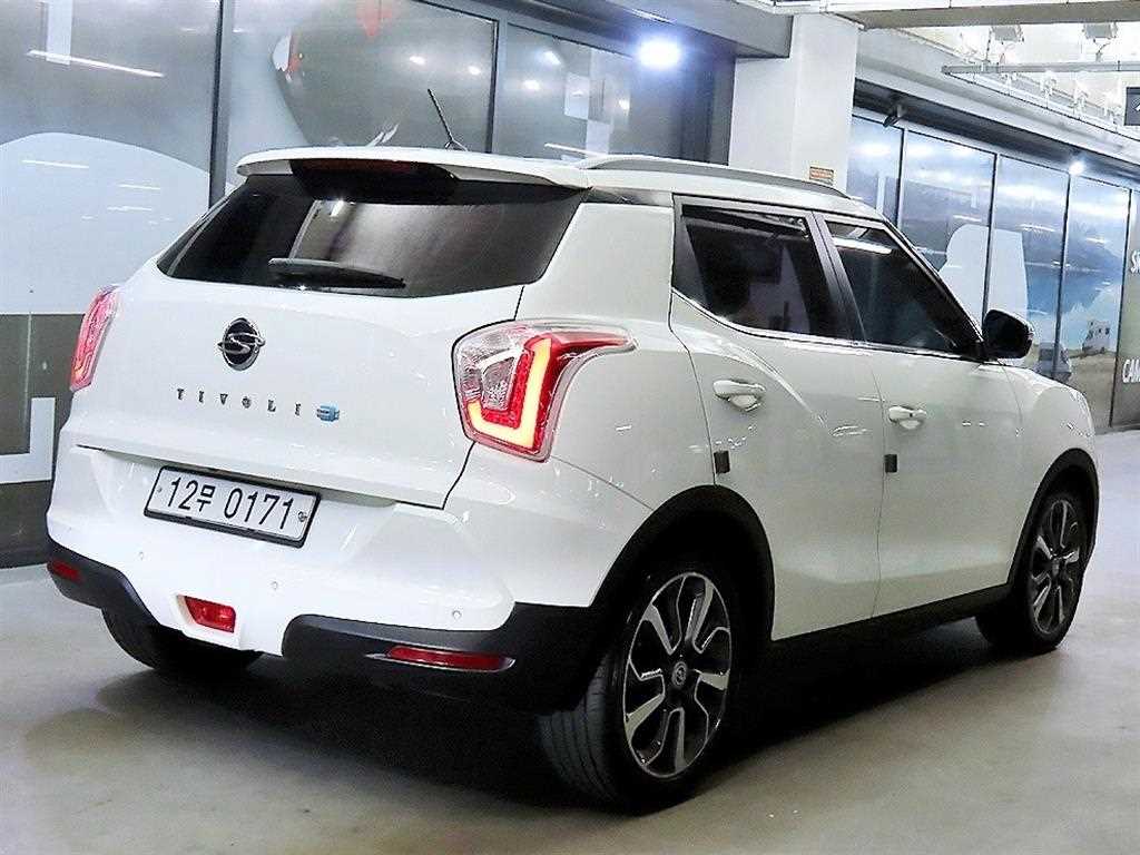 Ssangyong Tivoli - Vista 4