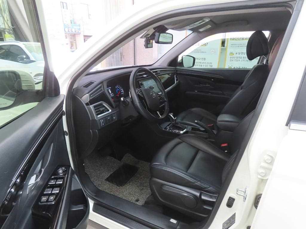 Ssangyong Korando - Vista 5