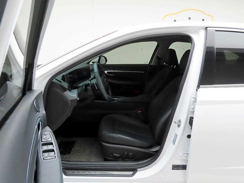 HYUNDAI Sonata - Vista 12