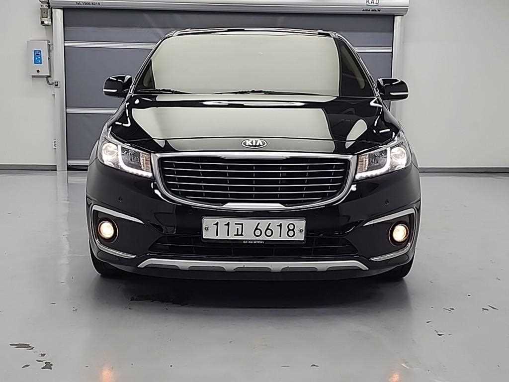 KIA Carnival - Vista 2