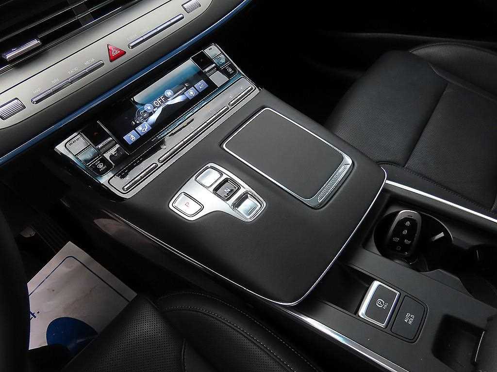 HYUNDAI Grandeur - Vista 10