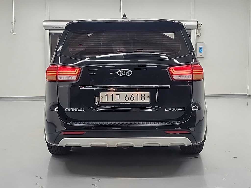 KIA Carnival - Vista 3