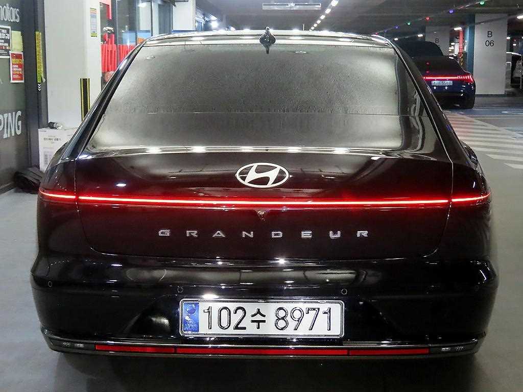 HYUNDAI Grandeur - Vista 5