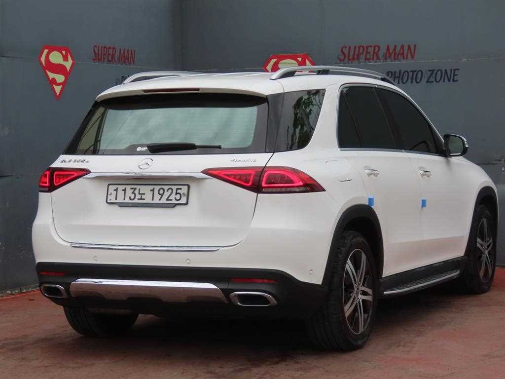 Mercedes Benz GLE Class - Vista 3