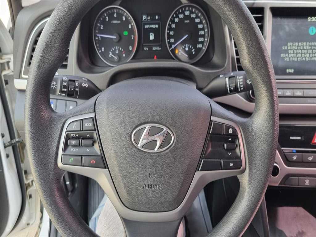 HYUNDAI Avante 2018 Blanco - Importación desde Corea - HF Imports Iquique - Foto 17