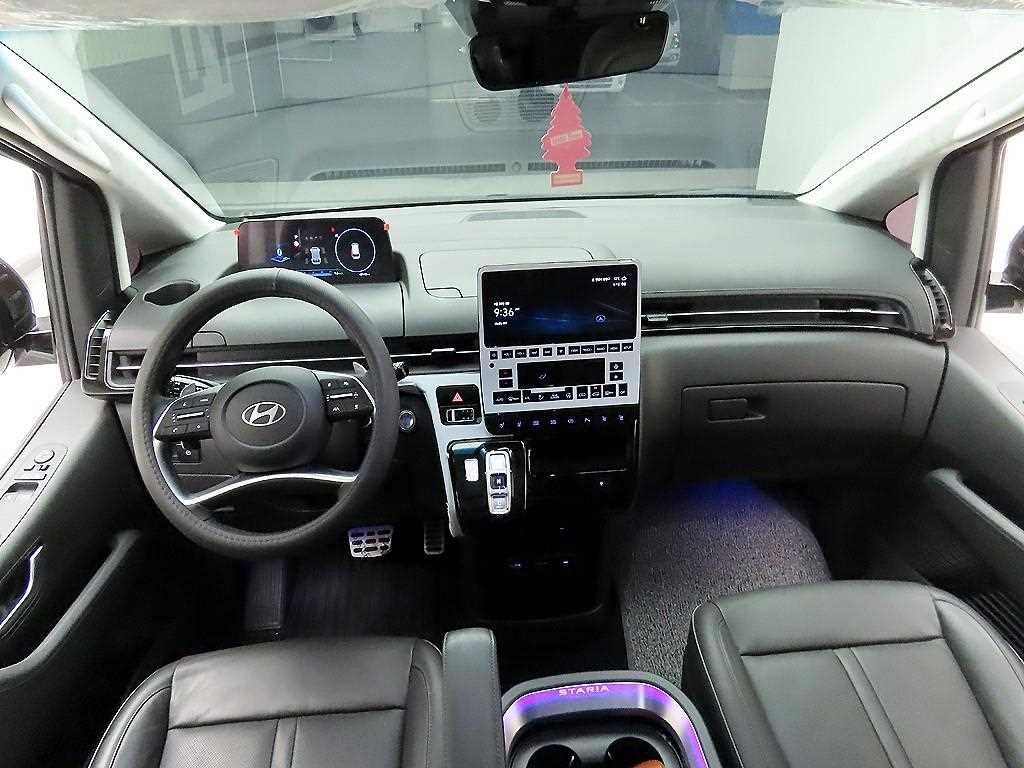 HYUNDAI Staria - Vista 8