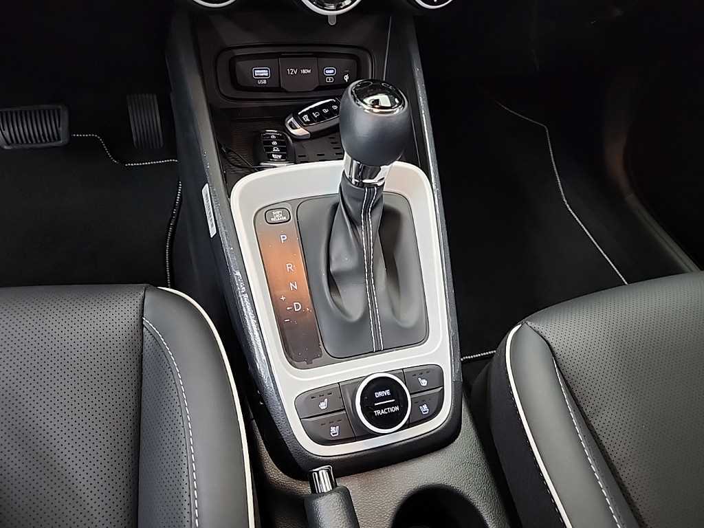 HYUNDAI Venue - Vista 8