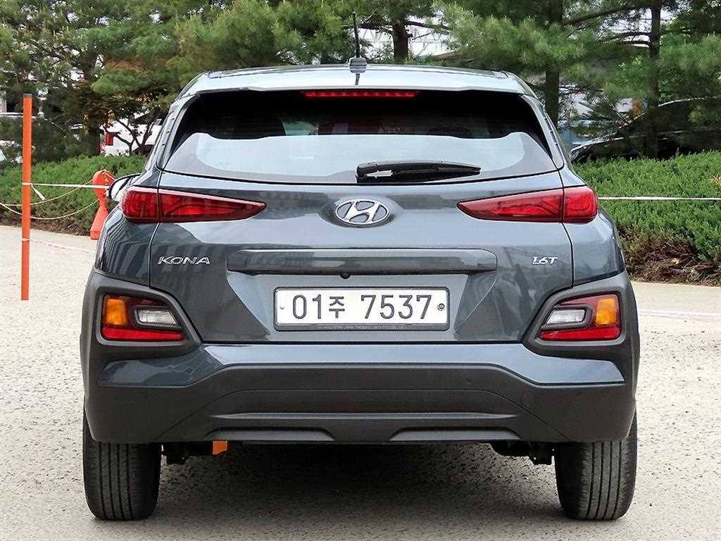 HYUNDAI Kona - Vista 4