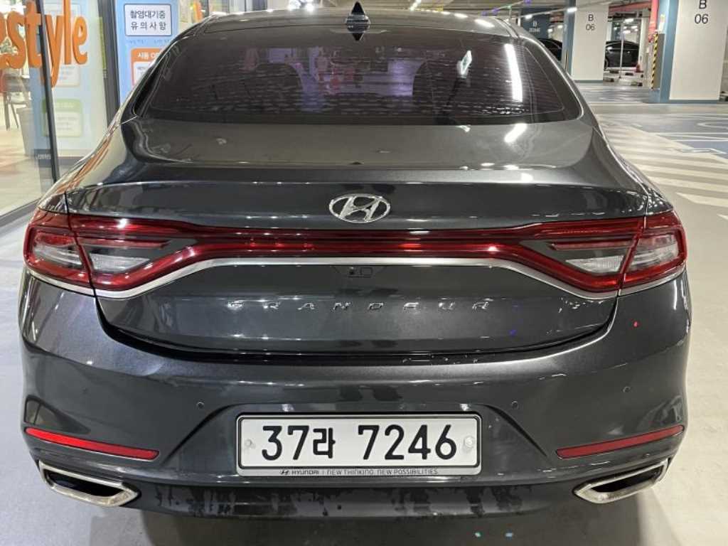 HYUNDAI Grandeur - Vista 5