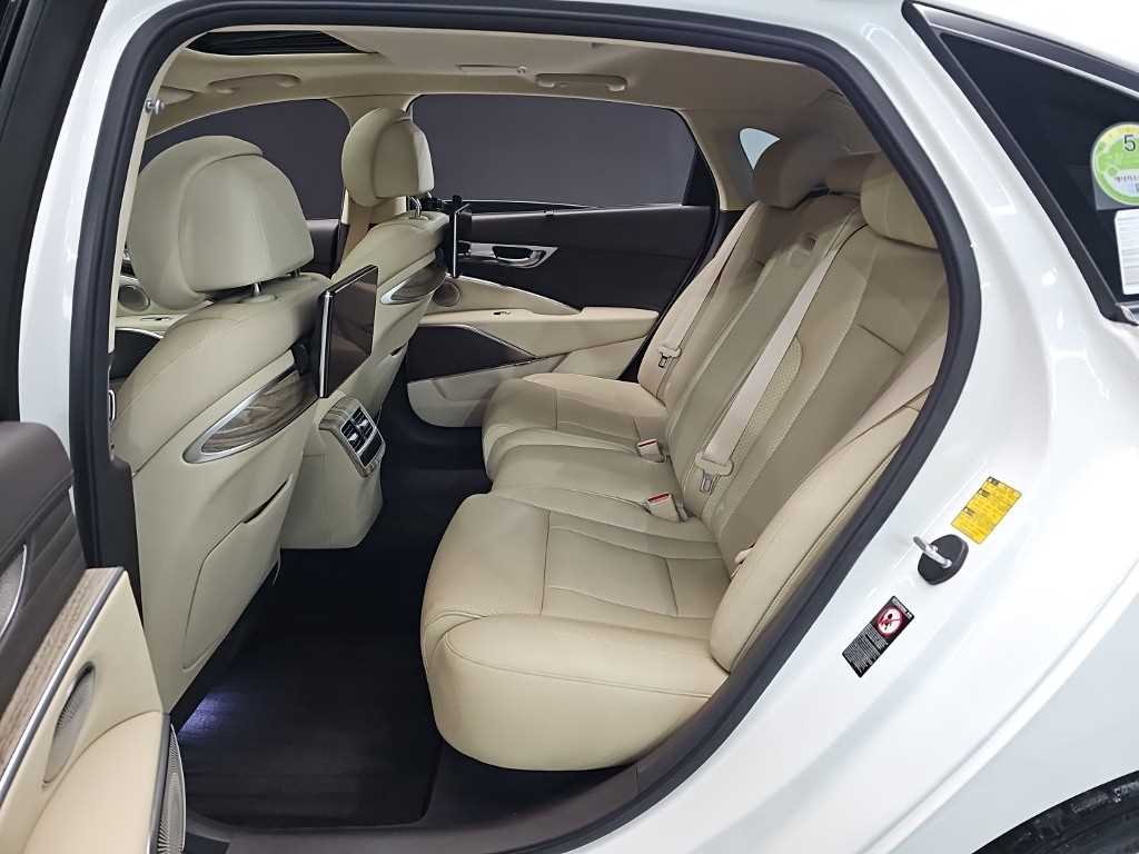 KIA K9 - Vista 12