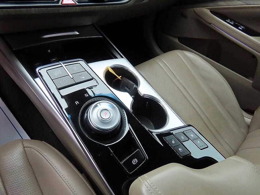 KIA K8 - Vista 10