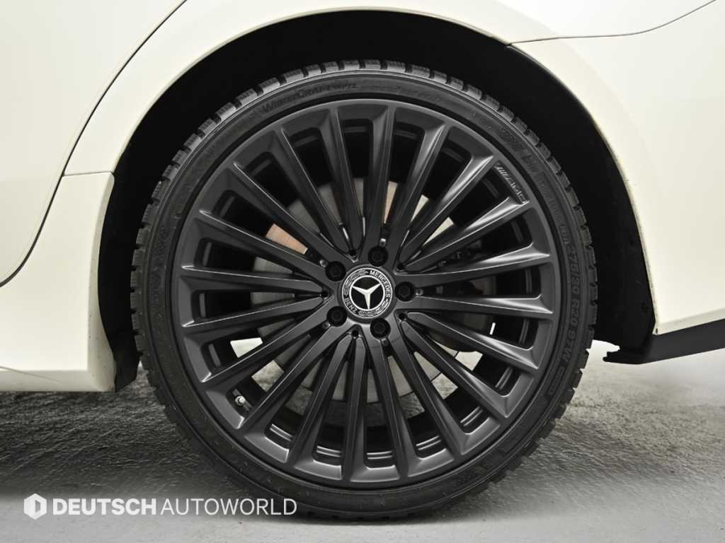 Mercedes Benz CLS Class - Vista 5