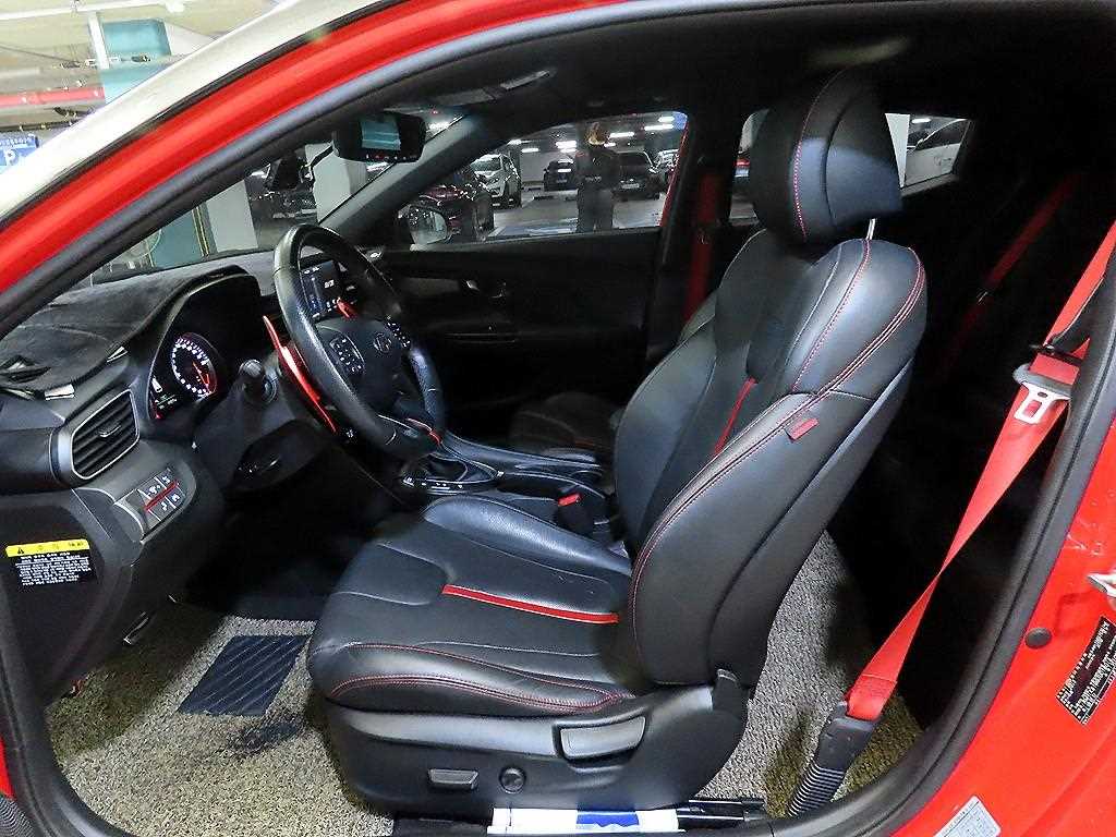 HYUNDAI Veloster - Vista 6