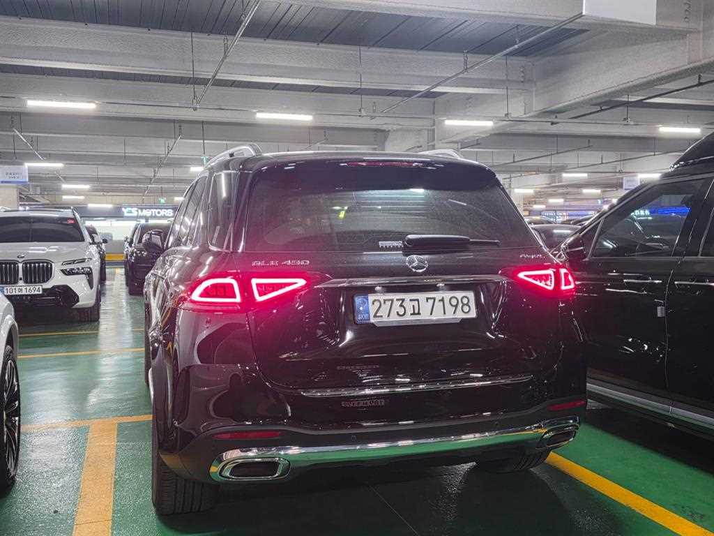 Mercedes Benz GLE Class - Vista 3