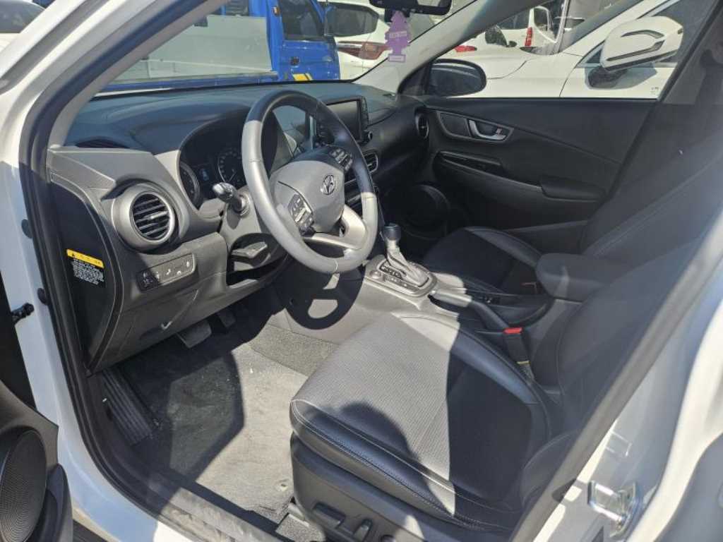 HYUNDAI Kona - Vista 9