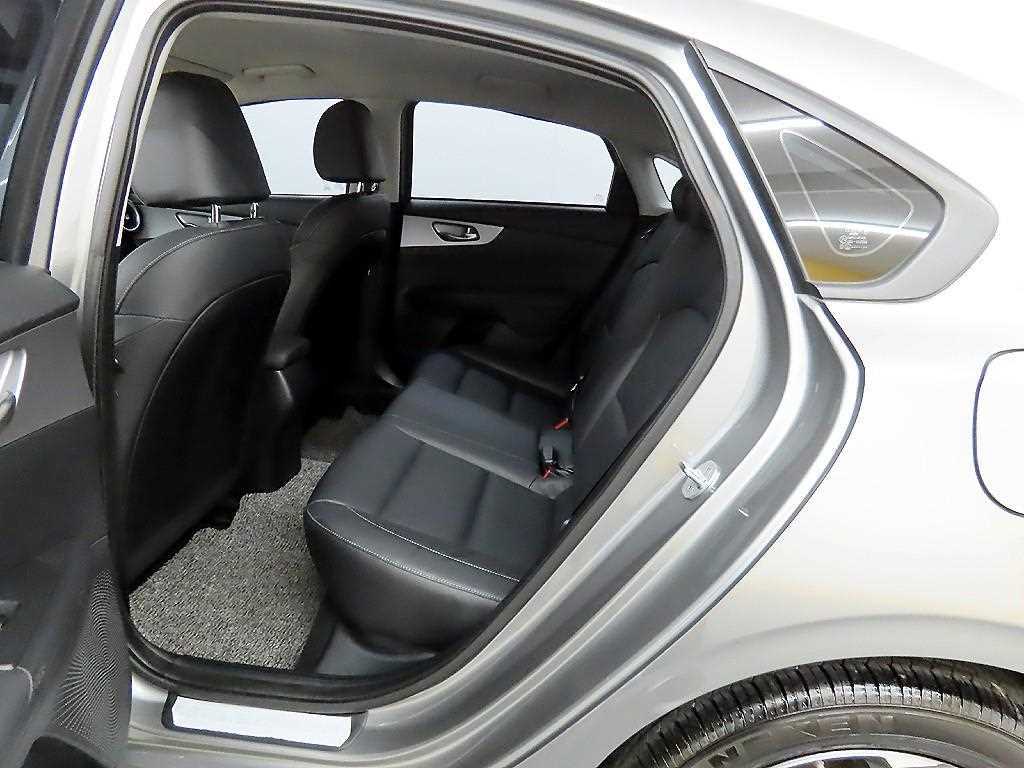 KIA K3 - Vista 6