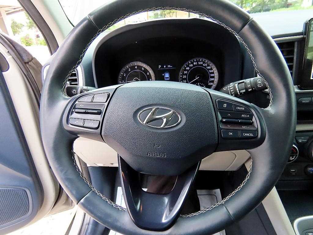 HYUNDAI Venue - Vista 8