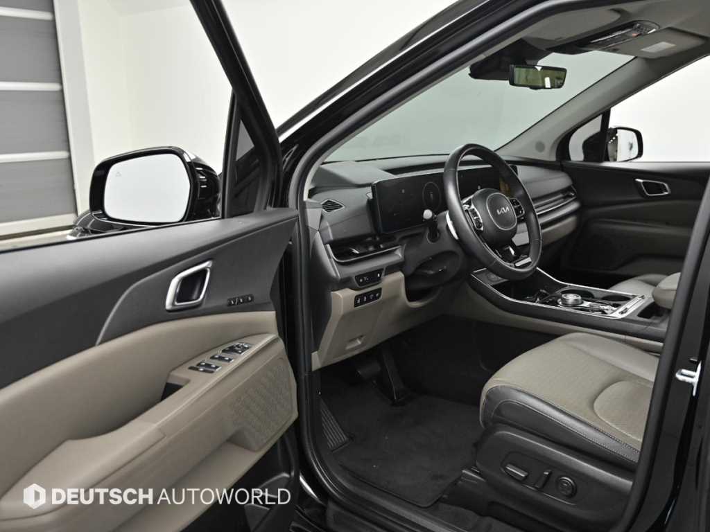 KIA Carnival - Vista 11