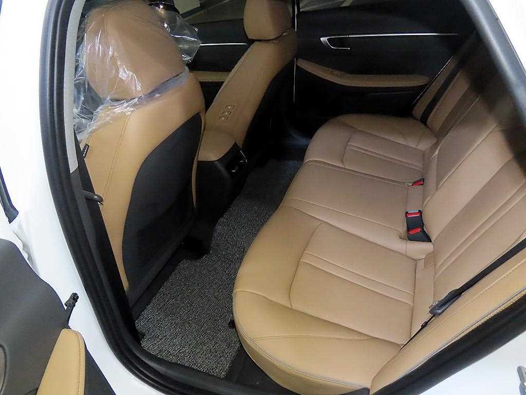 HYUNDAI Sonata - Vista 8