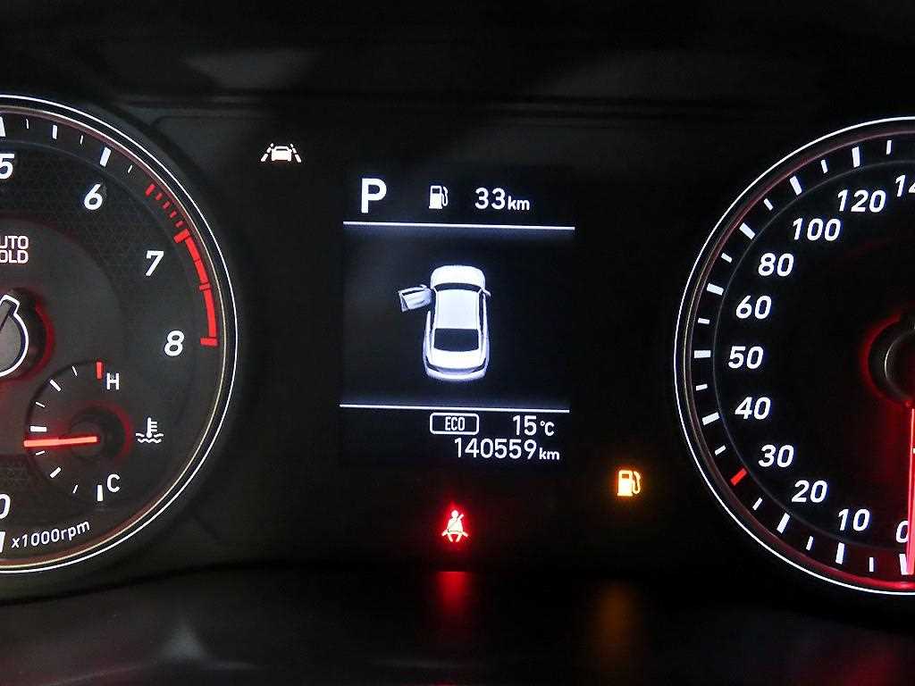 Genesis G70 - Vista 9