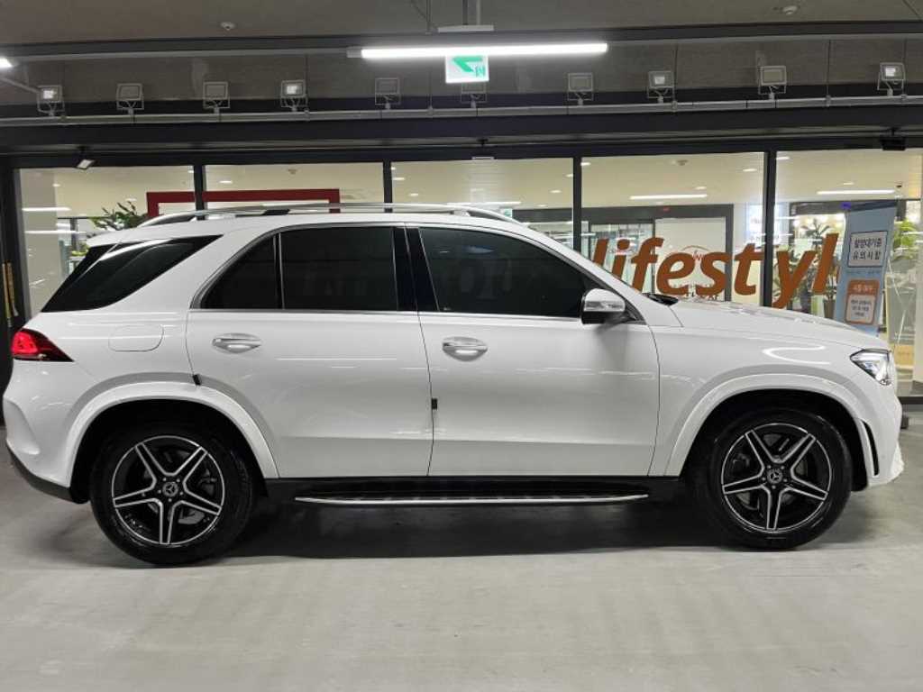 Mercedes Benz GLE Class - Vista 3