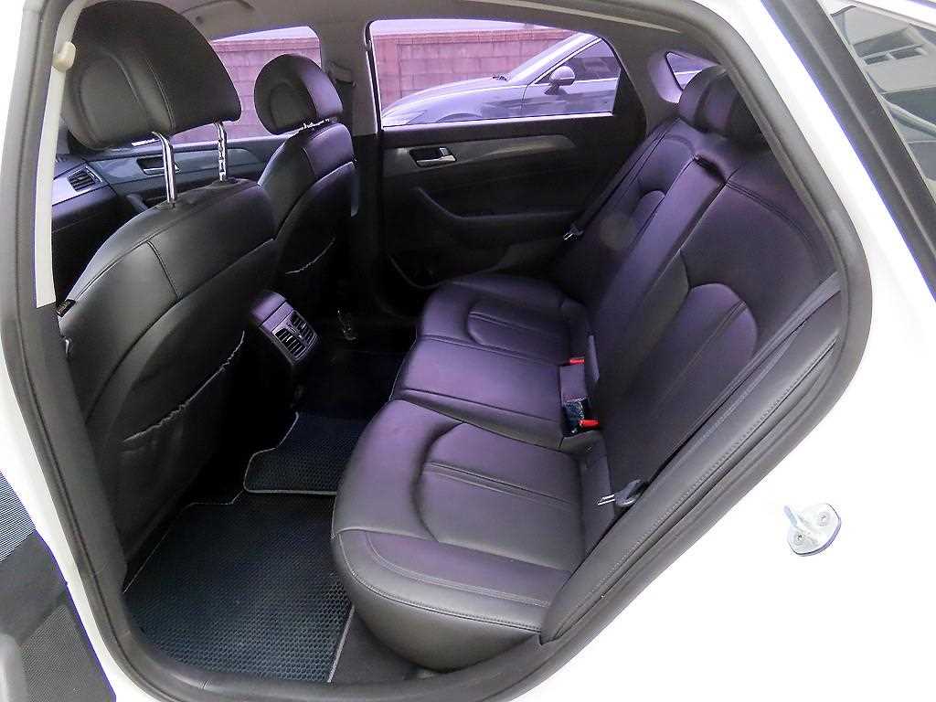 HYUNDAI Sonata - Vista 6