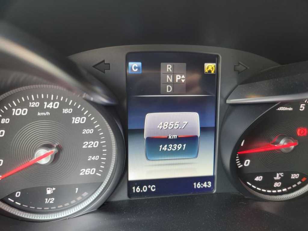 Mercedes Benz C Class - Vista 6