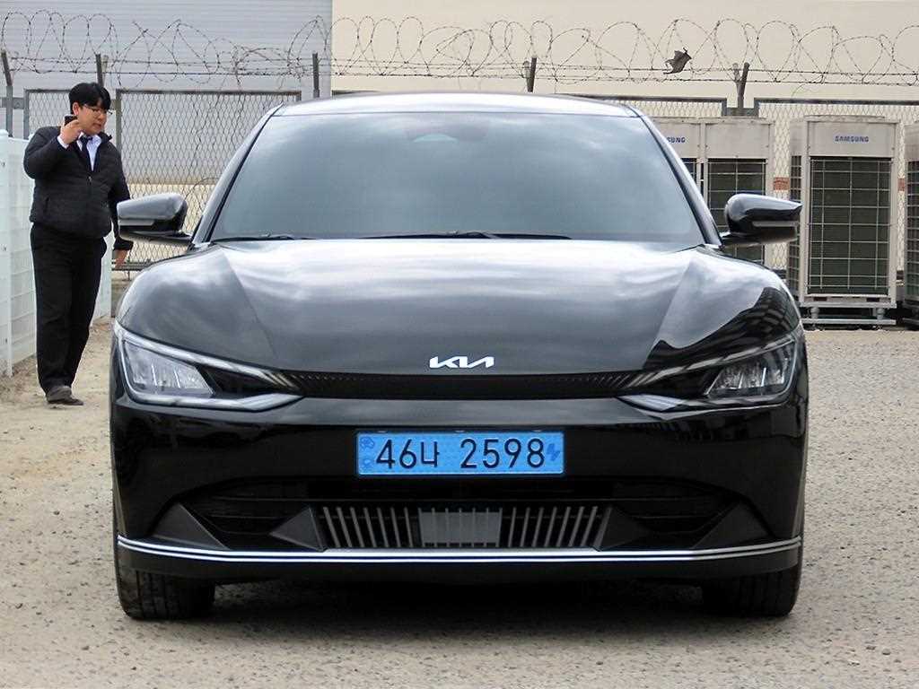 KIA EV6 2022 Negro - Importación desde Corea - HF Imports Iquique - Foto 1