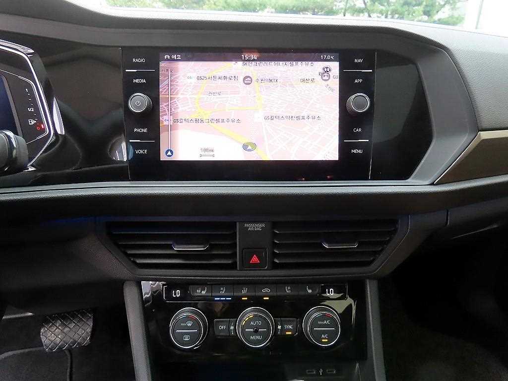 Volkswagen Jetta - Vista 12