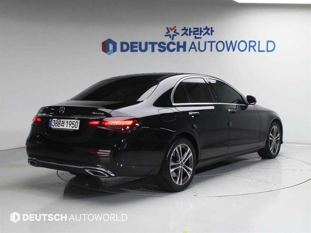 Mercedes Benz E class - Vista 2