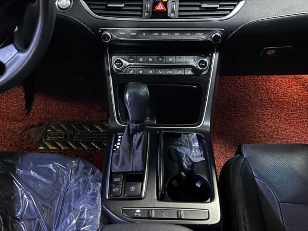 HYUNDAI Grandeur - Vista 9