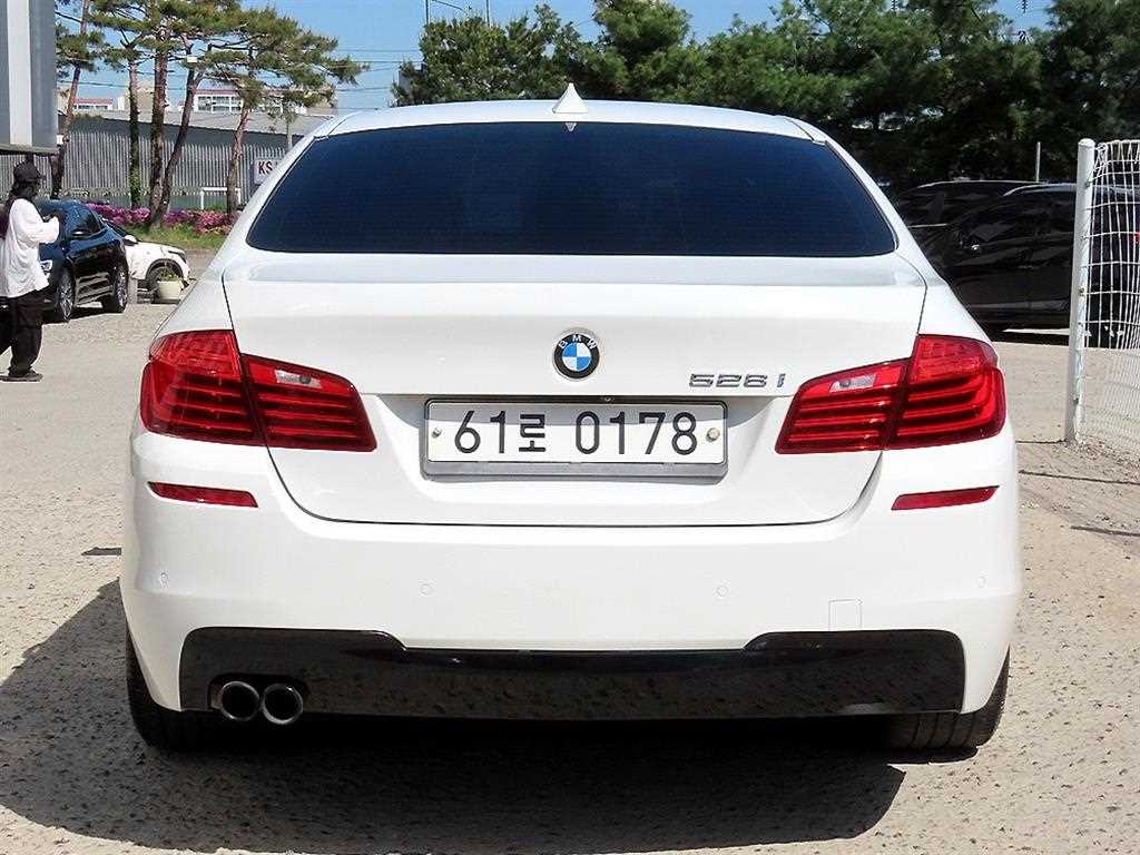 BMW 5 Series - Vista 4