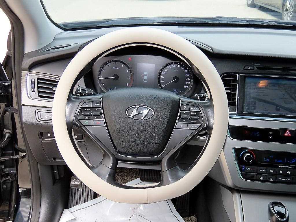 HYUNDAI Sonata - Vista 8