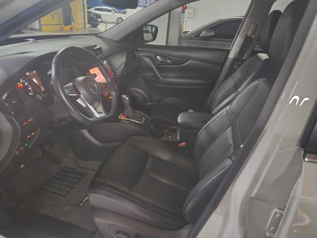 Nissan Extrail - Vista 6
