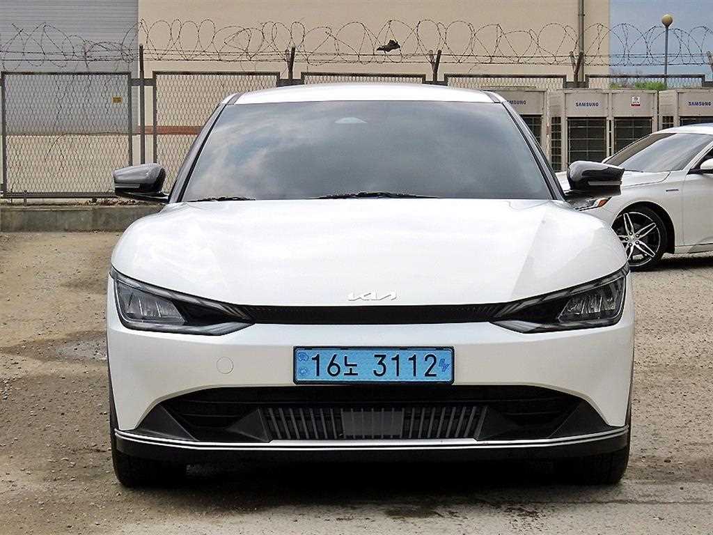KIA EV6 2022 Blanco - Importación desde Corea - HF Imports Iquique - Foto 1