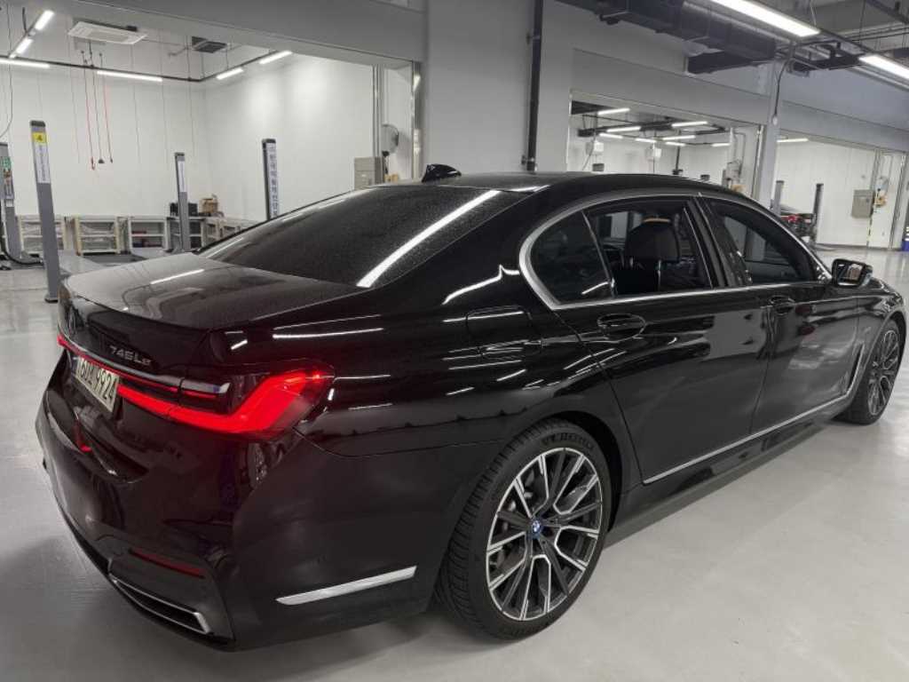 BMW 7 Series - Vista 4