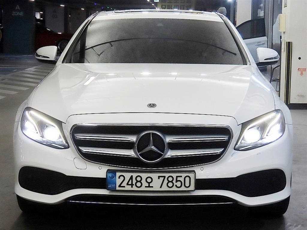 Mercedes Benz E class - Vista 2