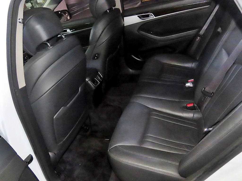 Genesis G80 - Vista 7
