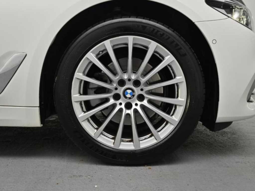 BMW 5 Series - Vista 5